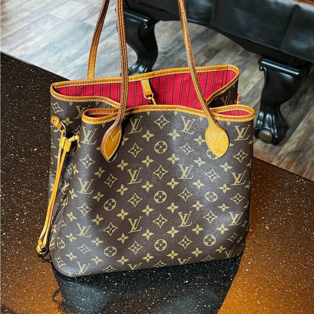 Louis Vuitton Neverfull MM Rare Find